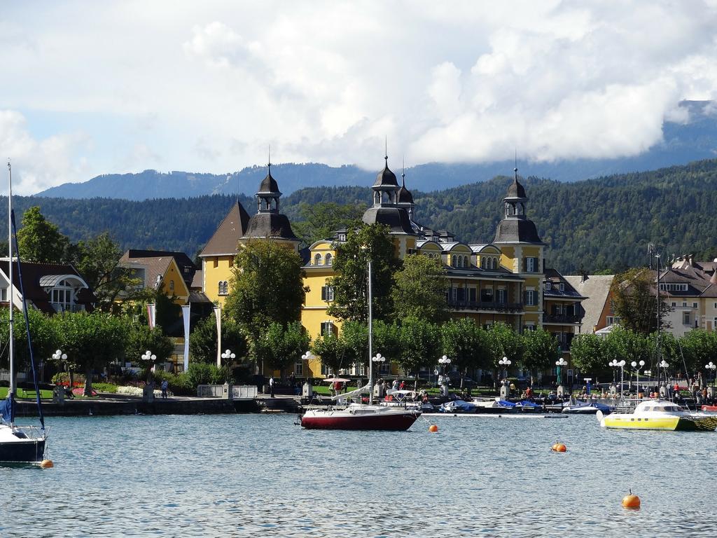 Schloss am Worthersee